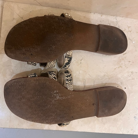 Good condition snake skin print slides, extremely easy to style & comfortable. - Picture 2 of 2